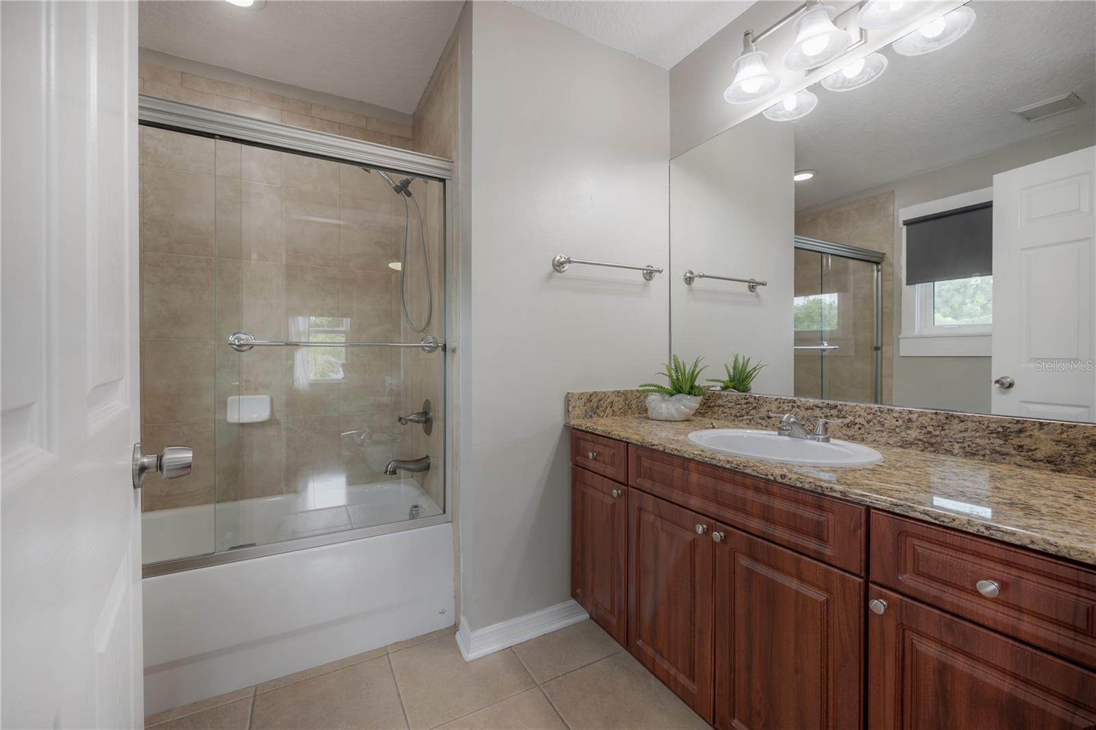 412 E AMELIA AVE — photo 17