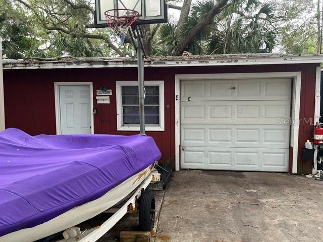 1045 HICKORY LN — photo 10