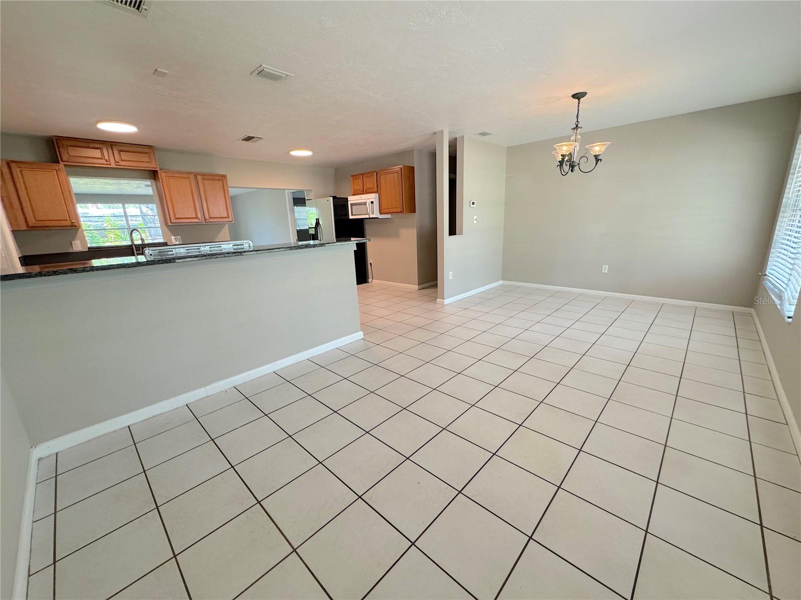 3883 HAWKEYE CIR — photo 2
