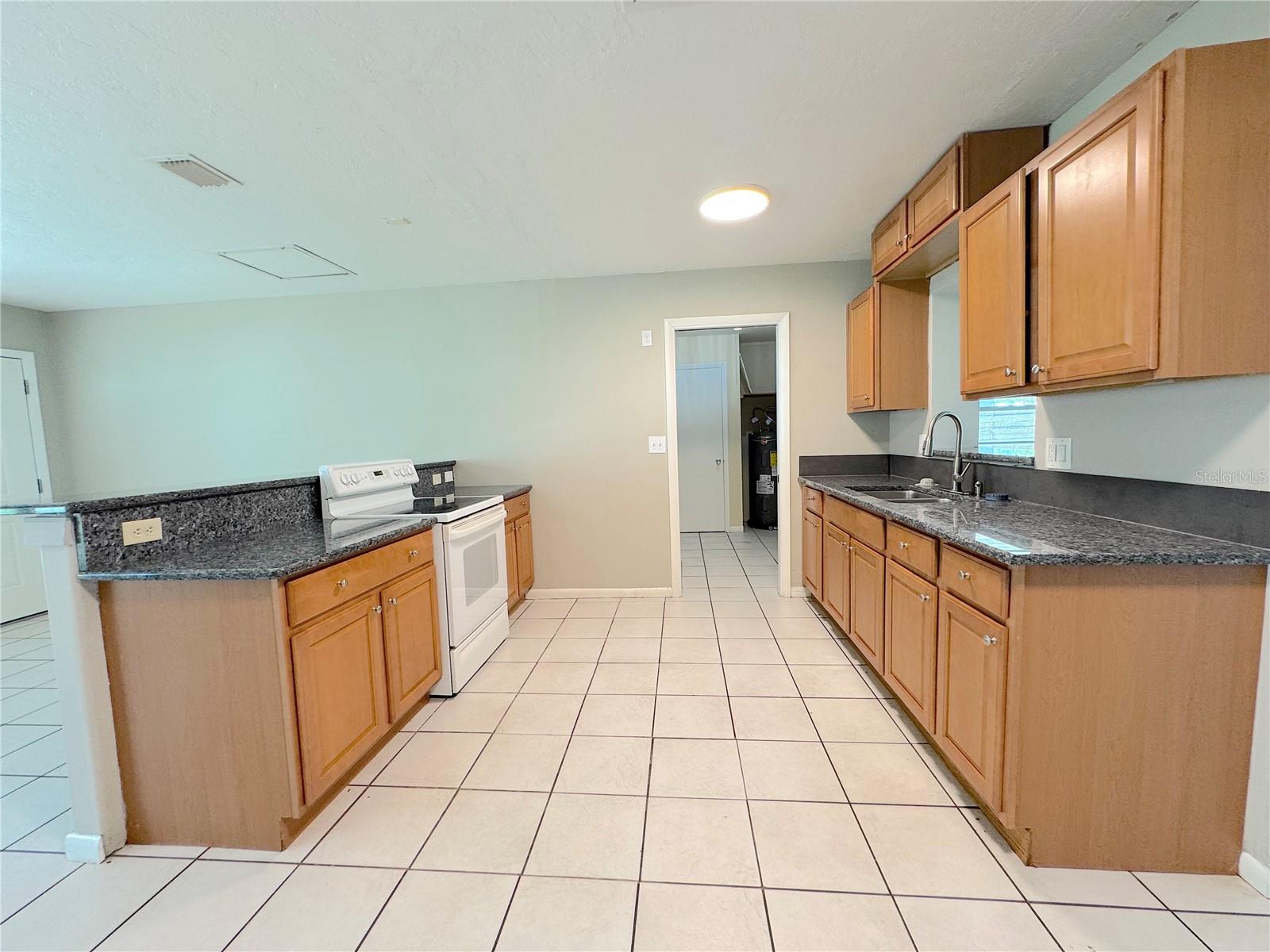 3883 HAWKEYE CIR — photo 4