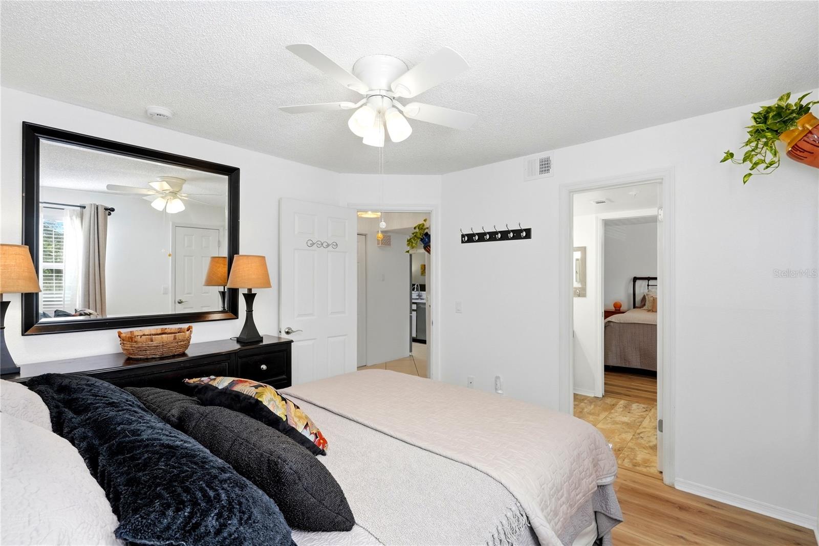 2400 FEATHER SOUND DR #427 — photo 21