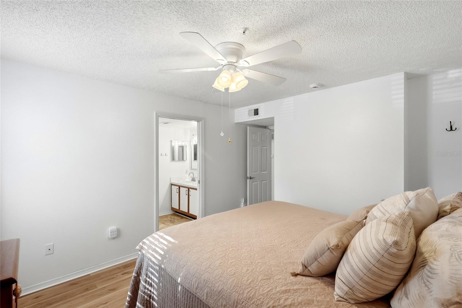 2400 FEATHER SOUND DR #427 — photo 17