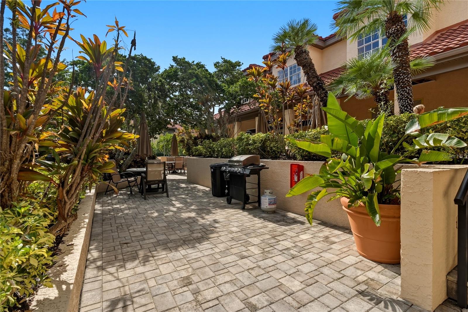 2400 FEATHER SOUND DR #427 — photo 25