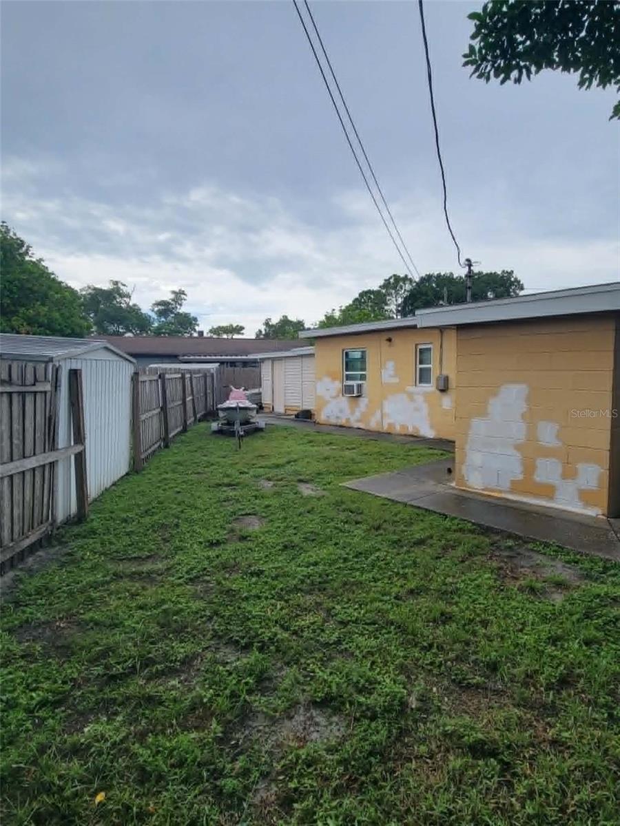 8446 WAVERLY RD N — photo 8