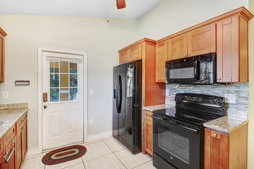 1131 DOGWOOD AVE — photo 11