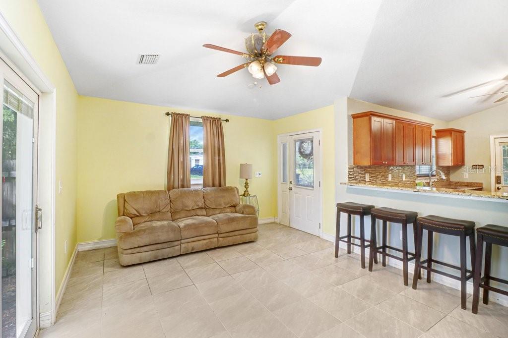 1131 DOGWOOD AVE — photo 7