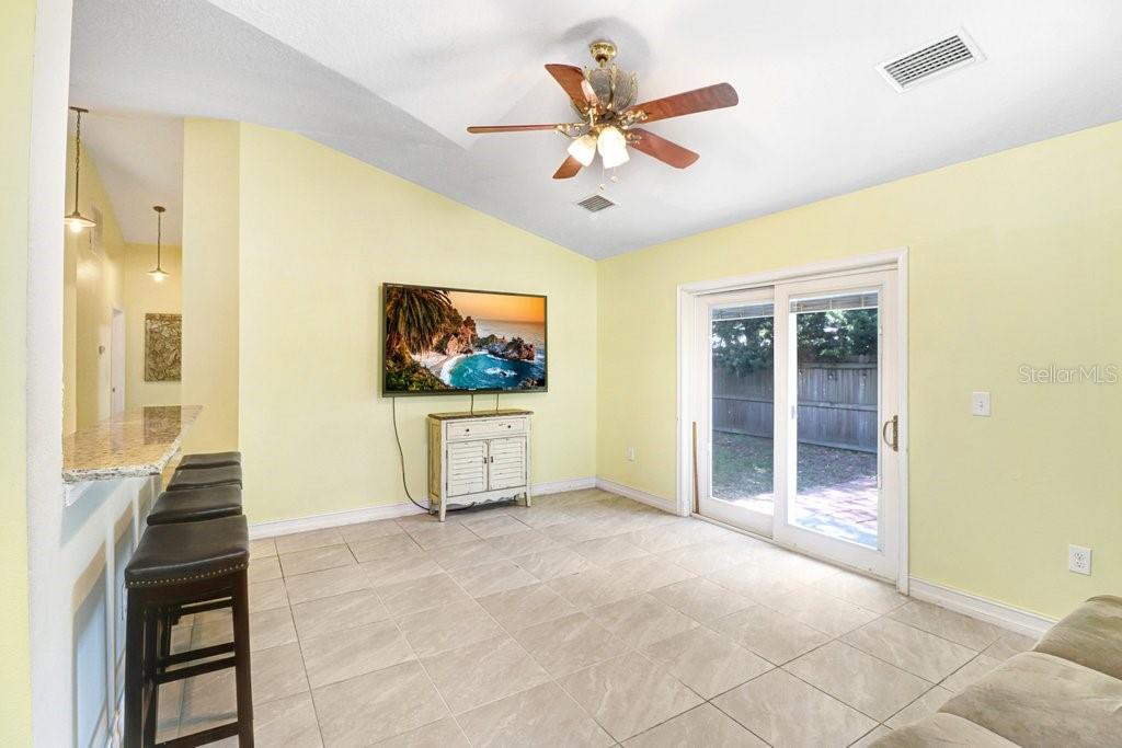 1131 DOGWOOD AVE — photo 5