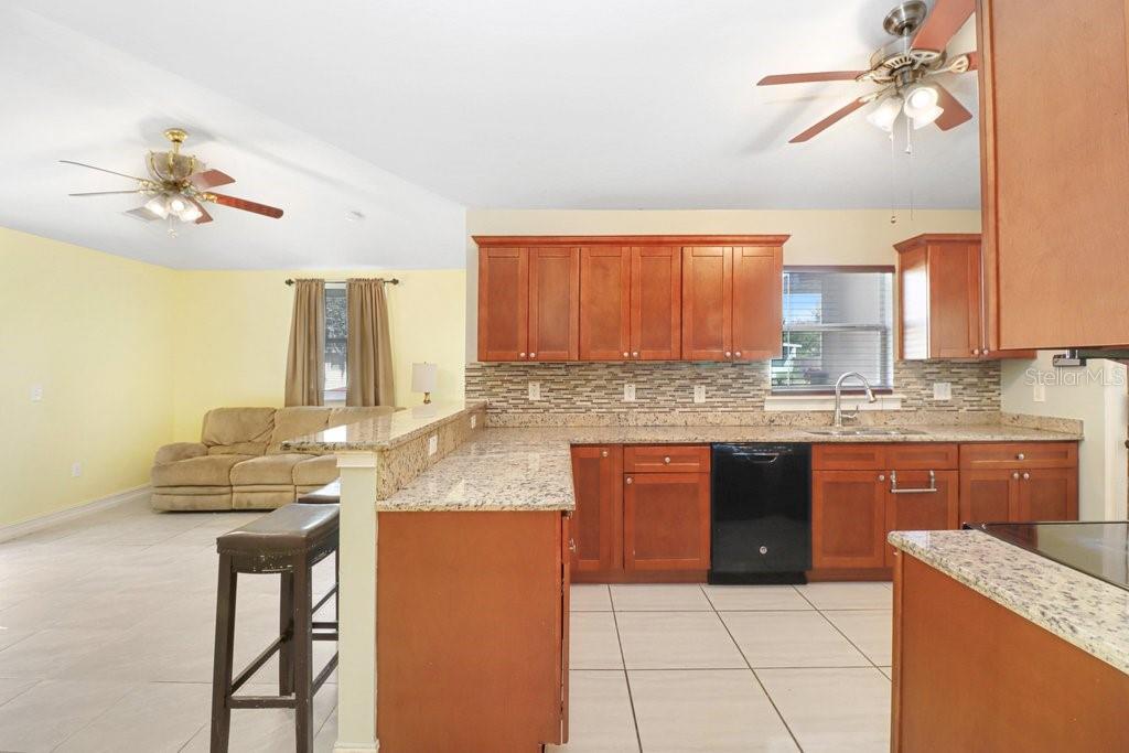 1131 DOGWOOD AVE — photo 9