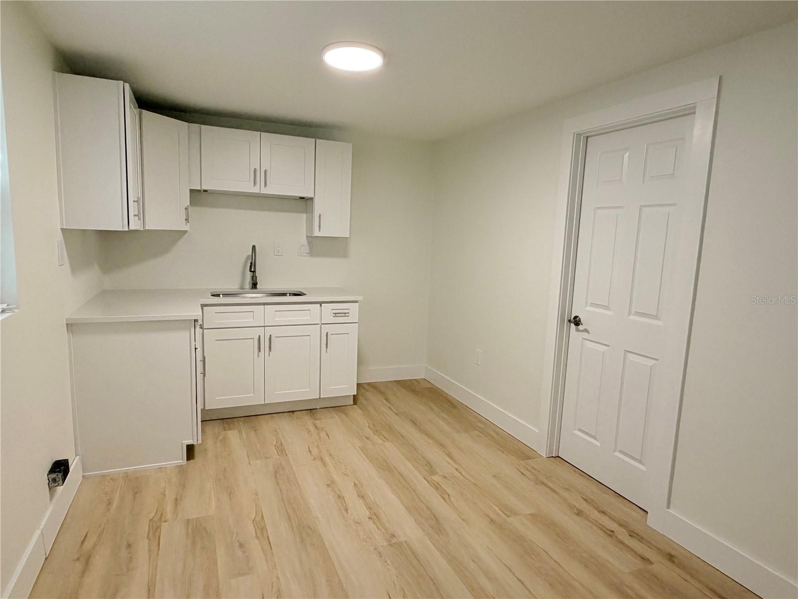 4533 W FERN ST — photo 36
