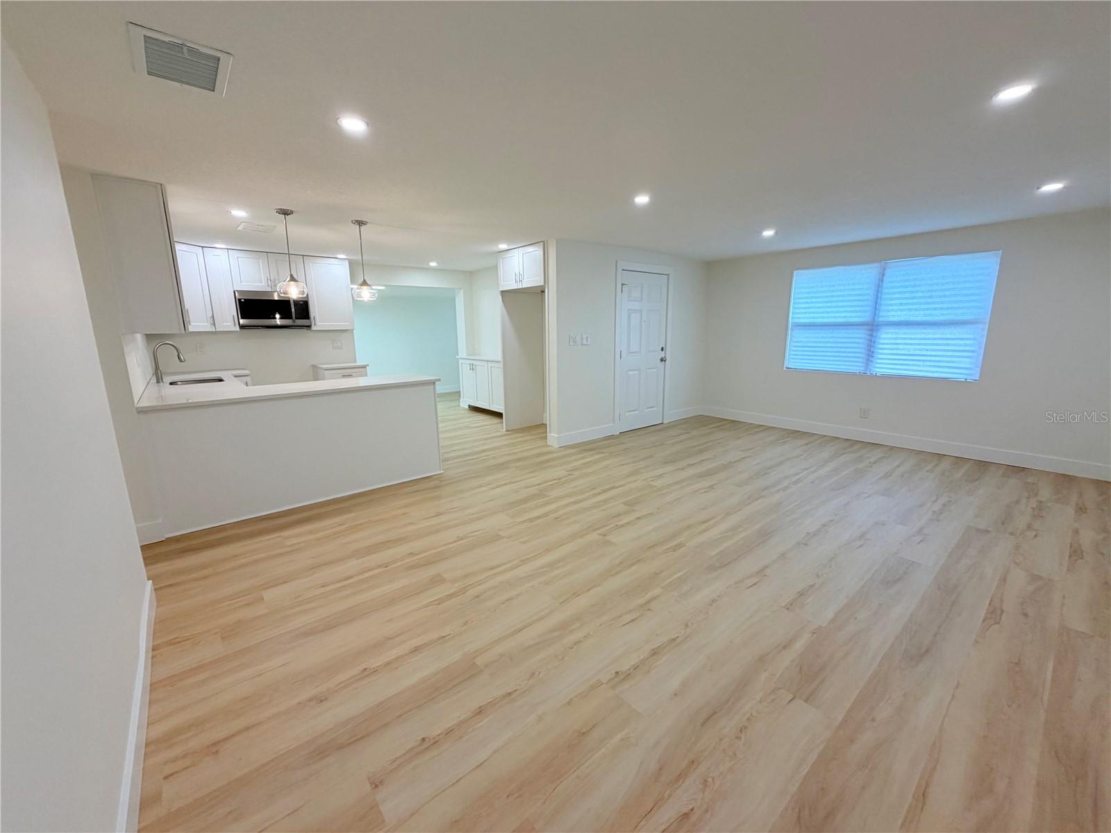 4533 W FERN ST — photo 6
