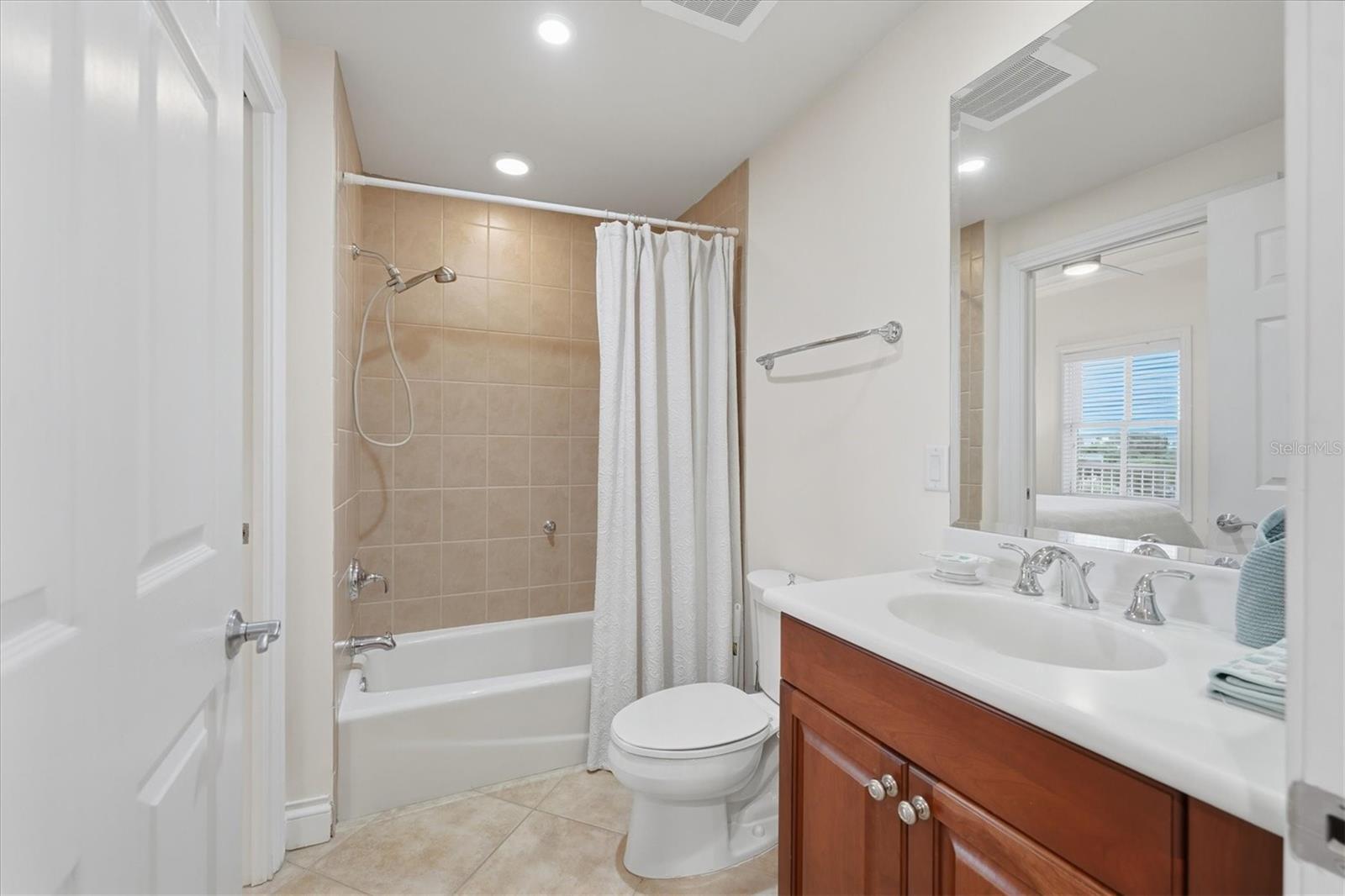 8111 LAKEWOOD MAIN ST #306 — photo 24
