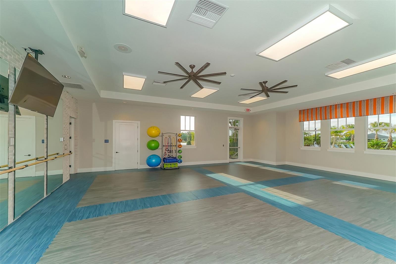 13667 OLD CREEK CT — photo 53