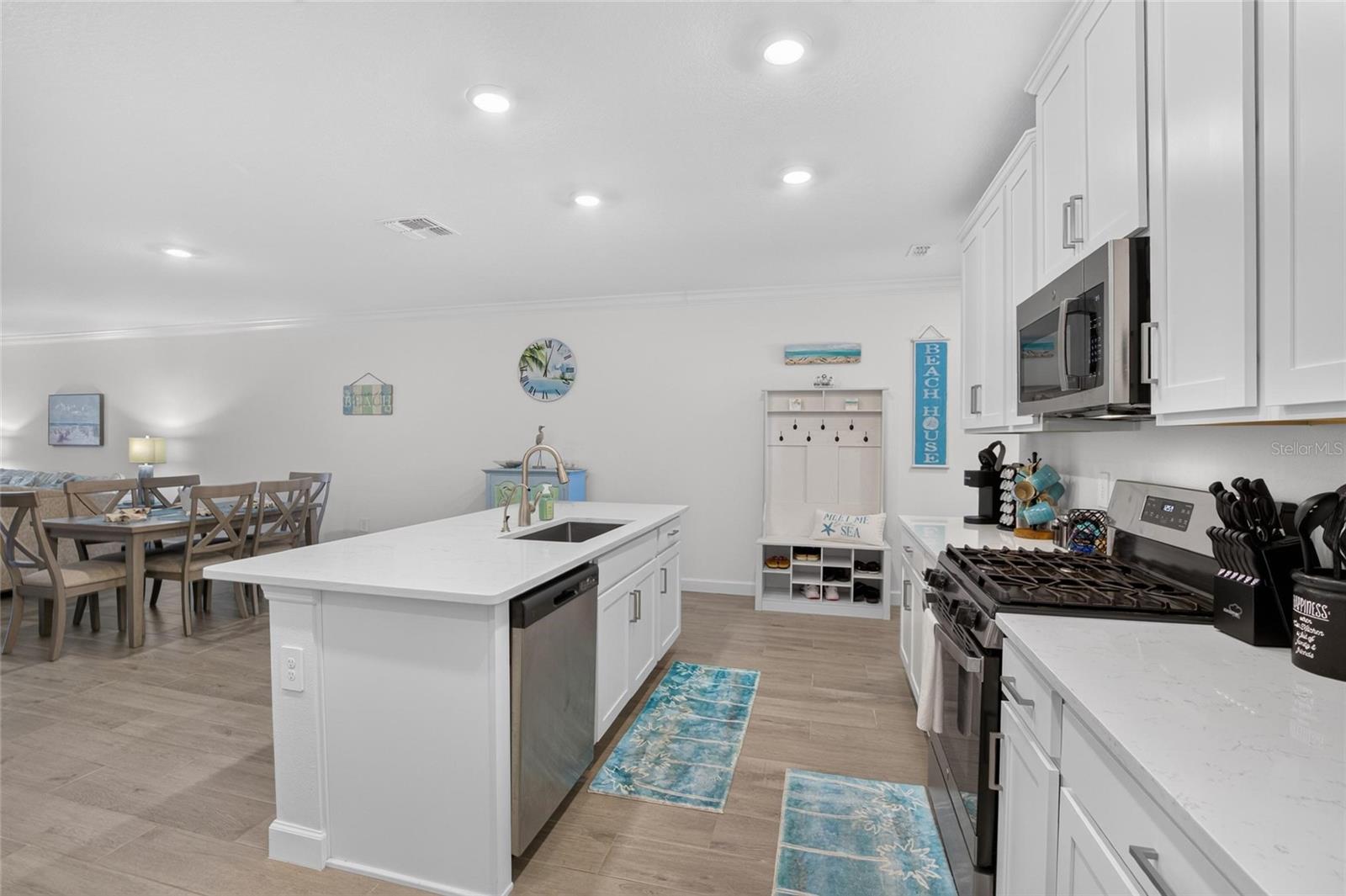 17242 HOLLY WELL AVE — photo 10