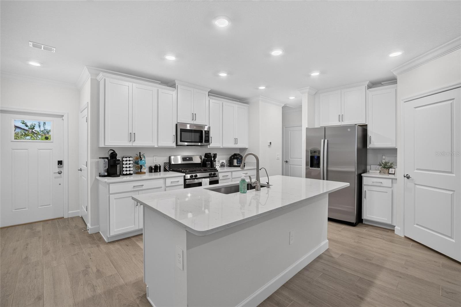 17242 HOLLY WELL AVE — photo 8