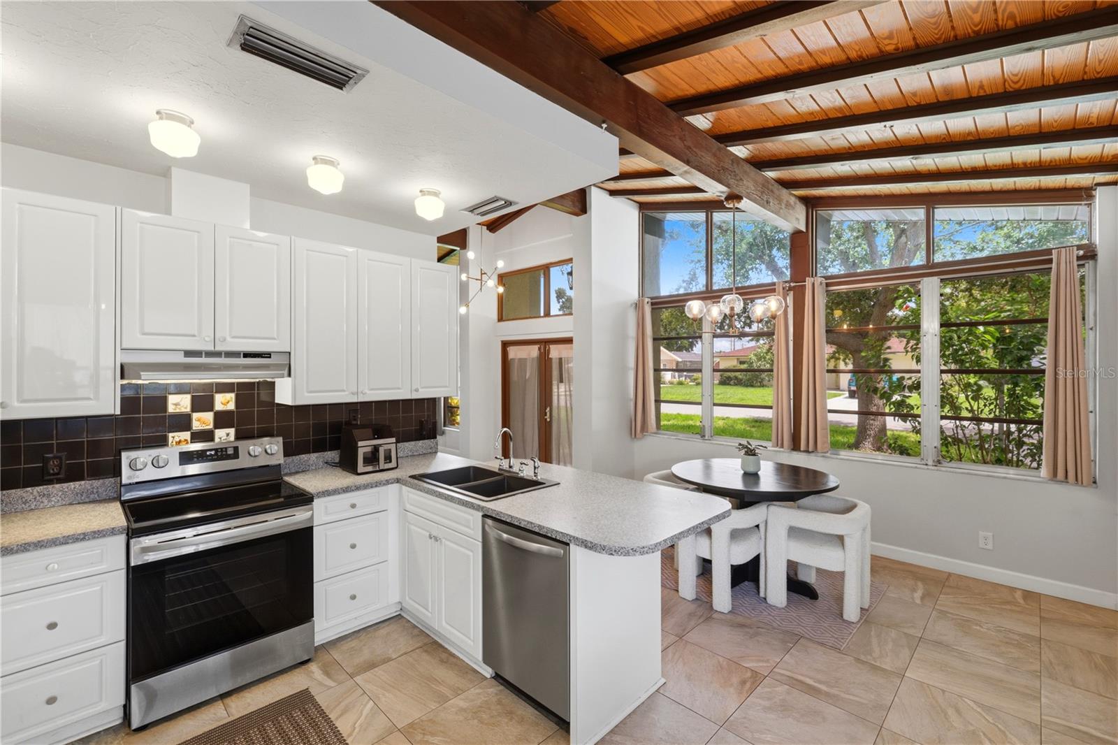 4232 PANDORA RD — photo 16
