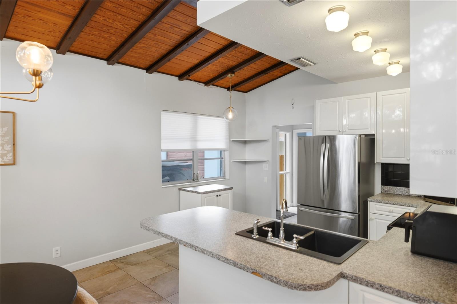 4232 PANDORA RD — photo 14