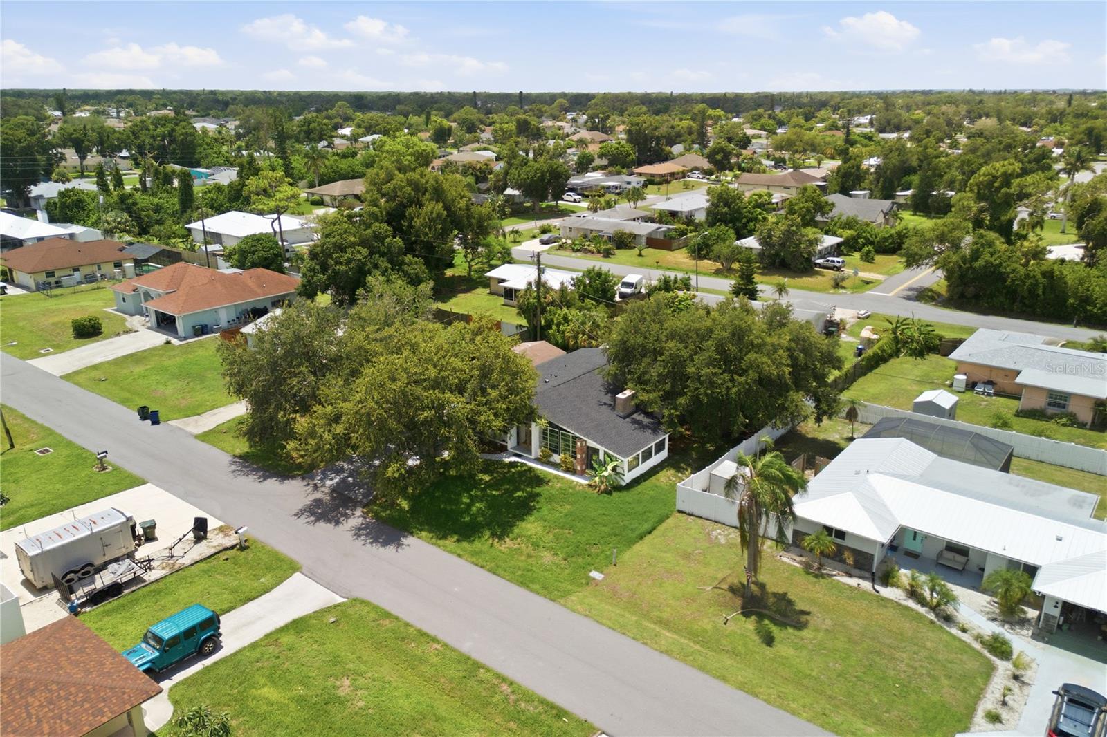 4232 PANDORA RD — photo 35
