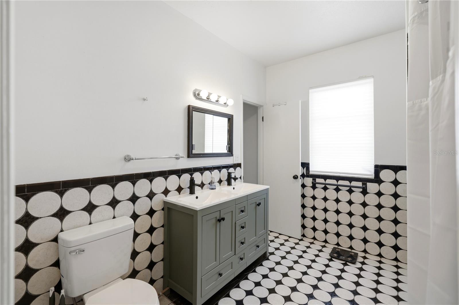 4232 PANDORA RD — photo 23