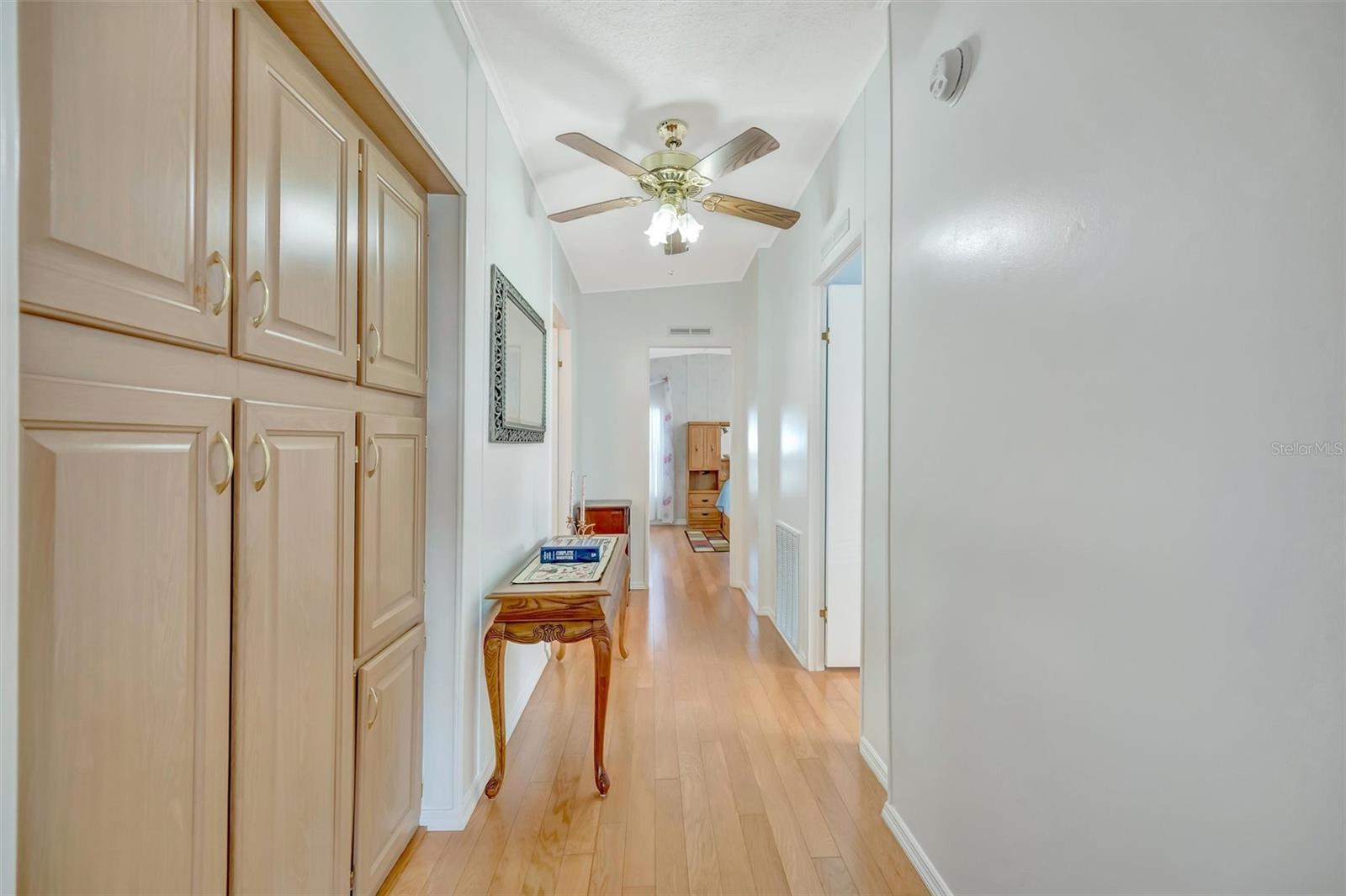 138 S SAINT THOMAS CIR — photo 37