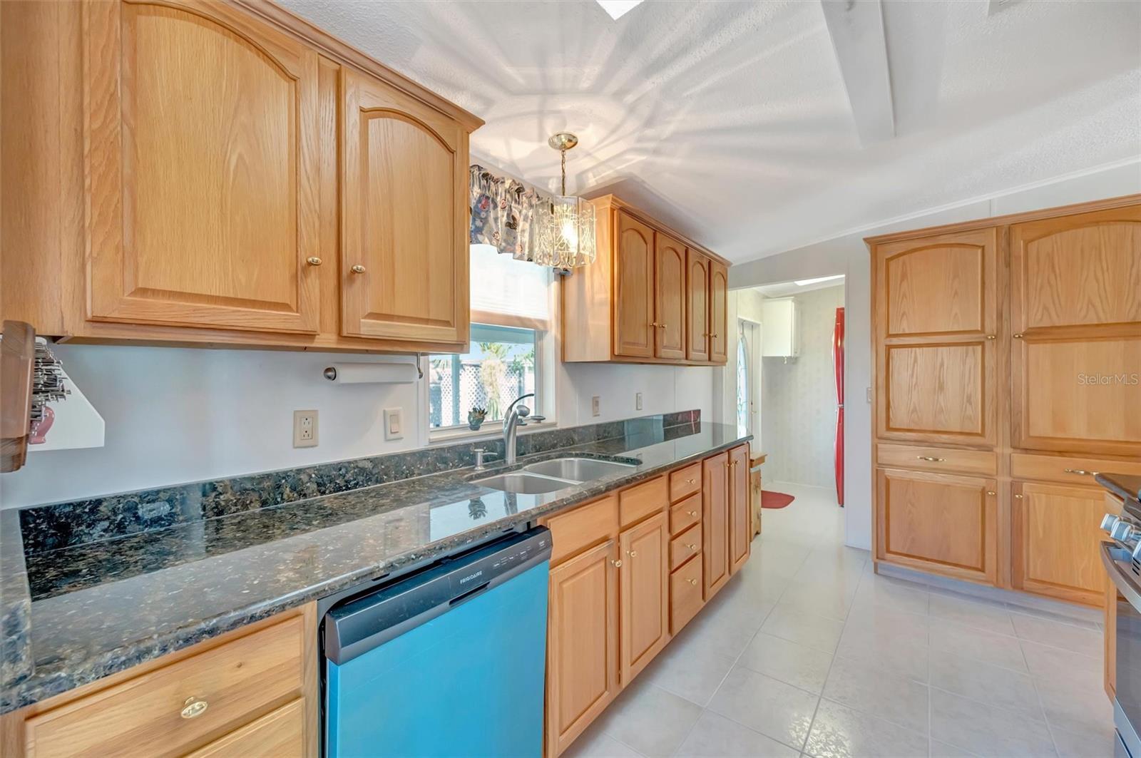 138 S SAINT THOMAS CIR — photo 34