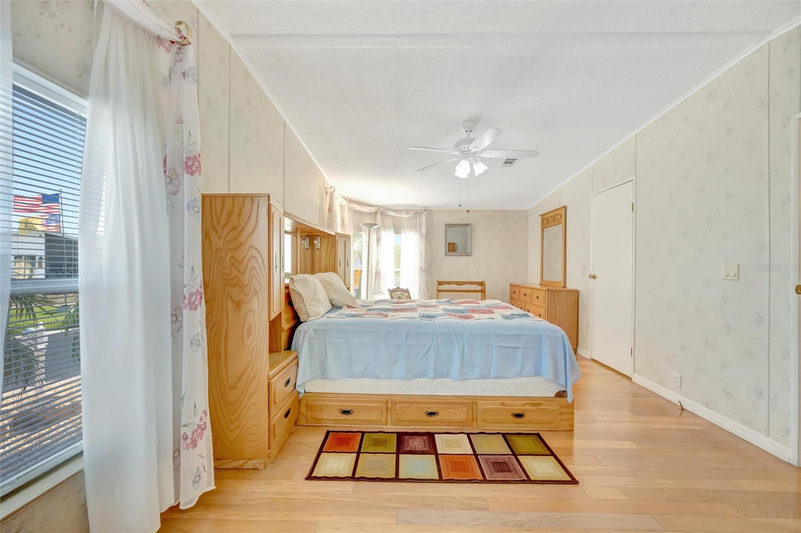 138 S SAINT THOMAS CIR — photo 45