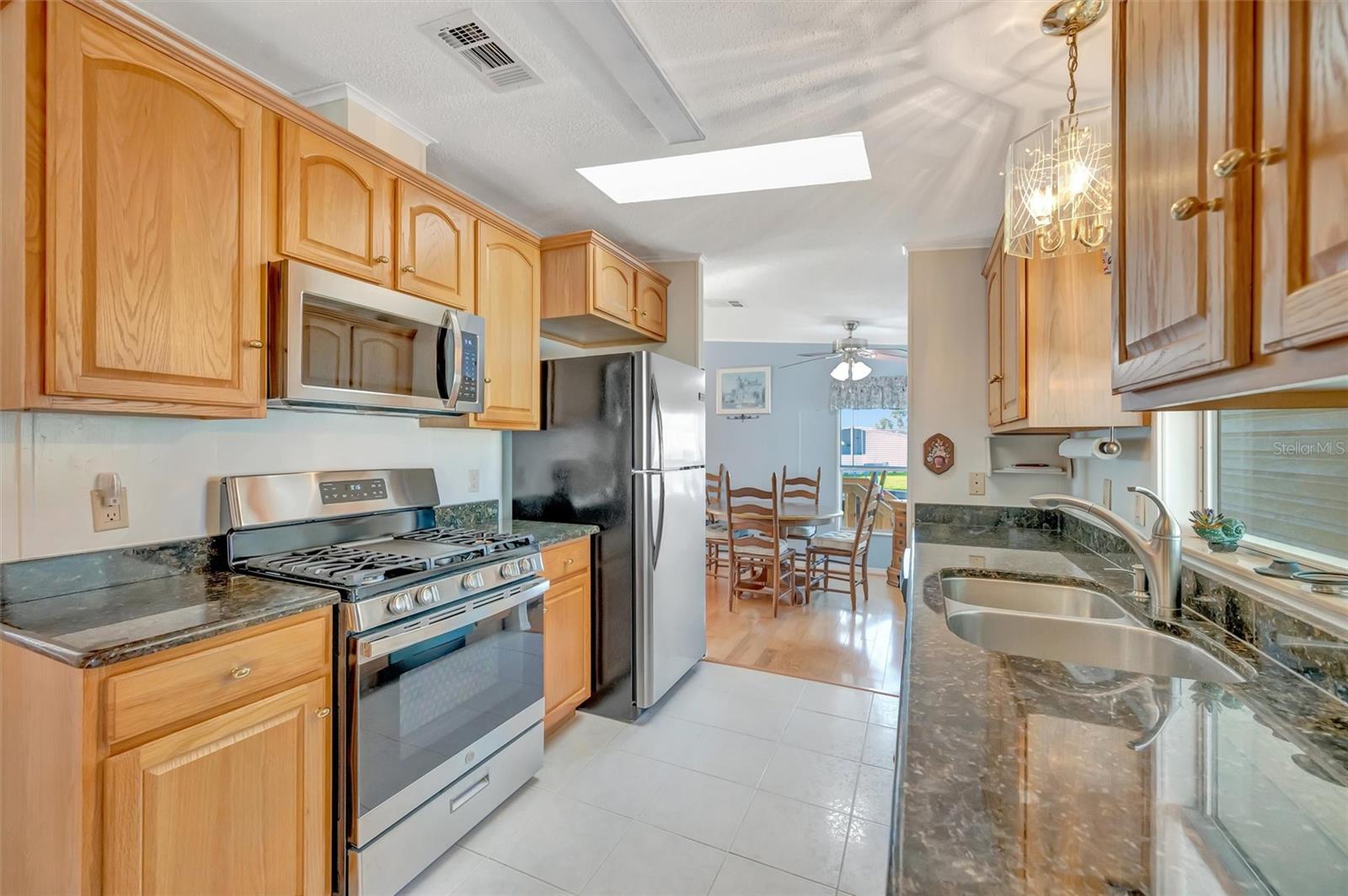 138 S SAINT THOMAS CIR — photo 31