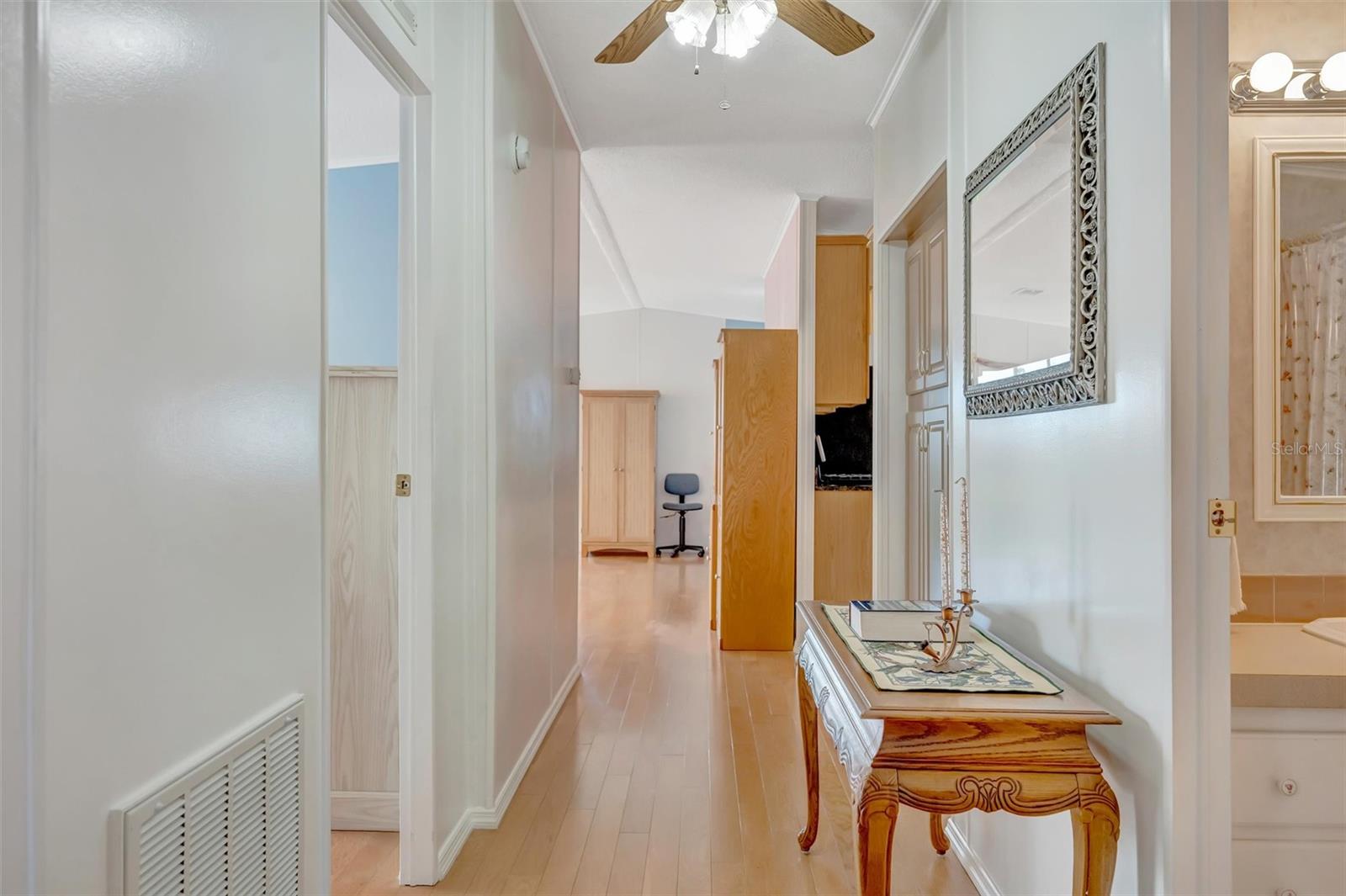 138 S SAINT THOMAS CIR — photo 49