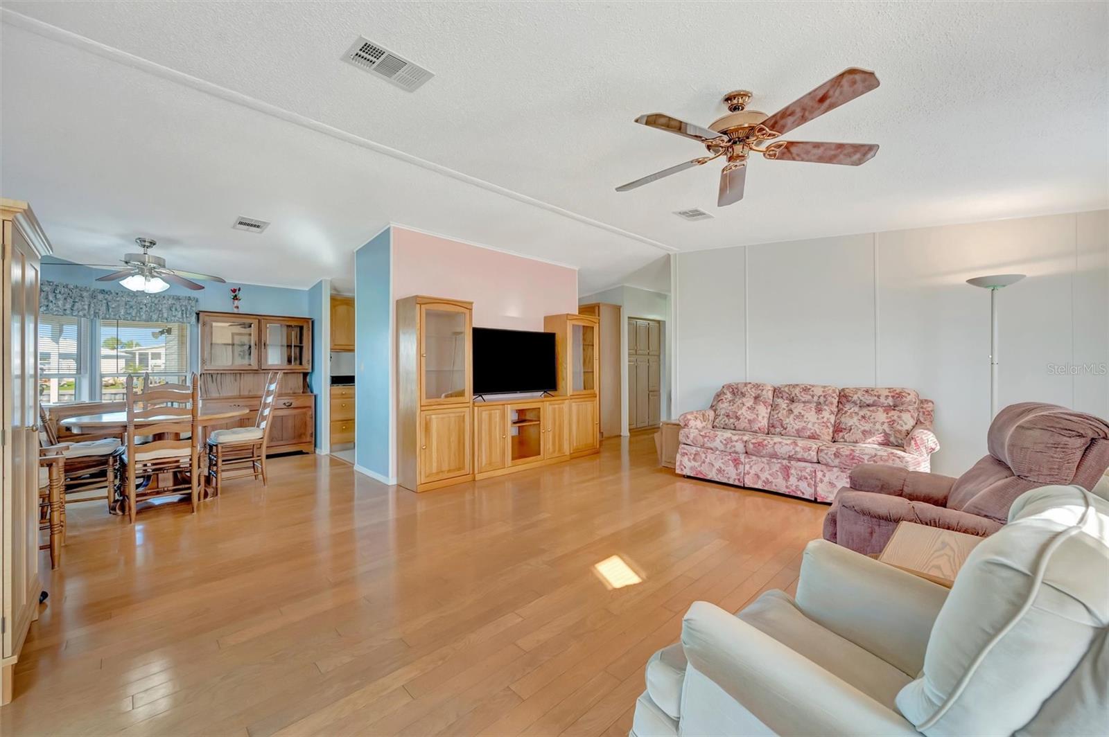 138 S SAINT THOMAS CIR — photo 23