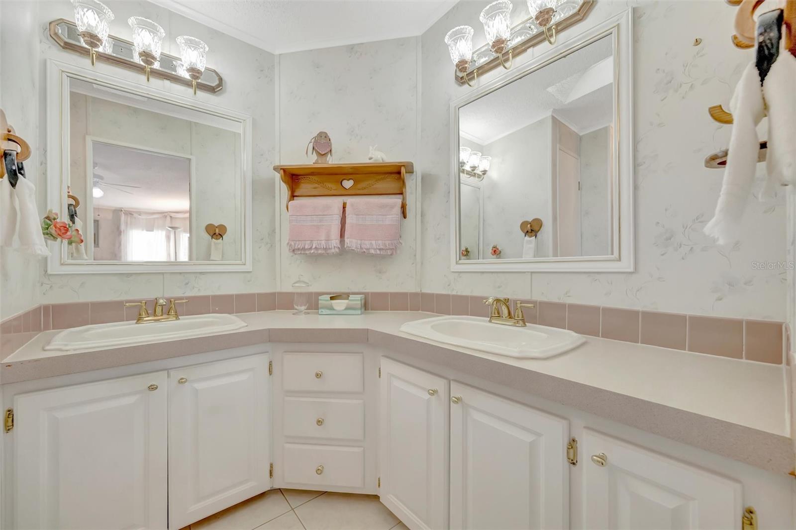 138 S SAINT THOMAS CIR — photo 47