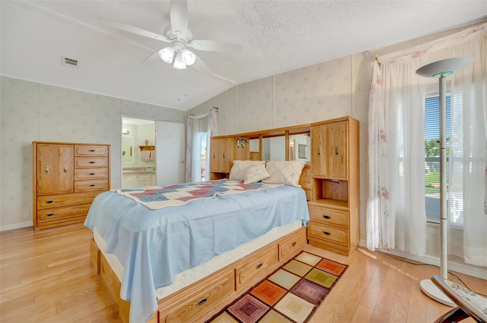 138 S SAINT THOMAS CIR — photo 44