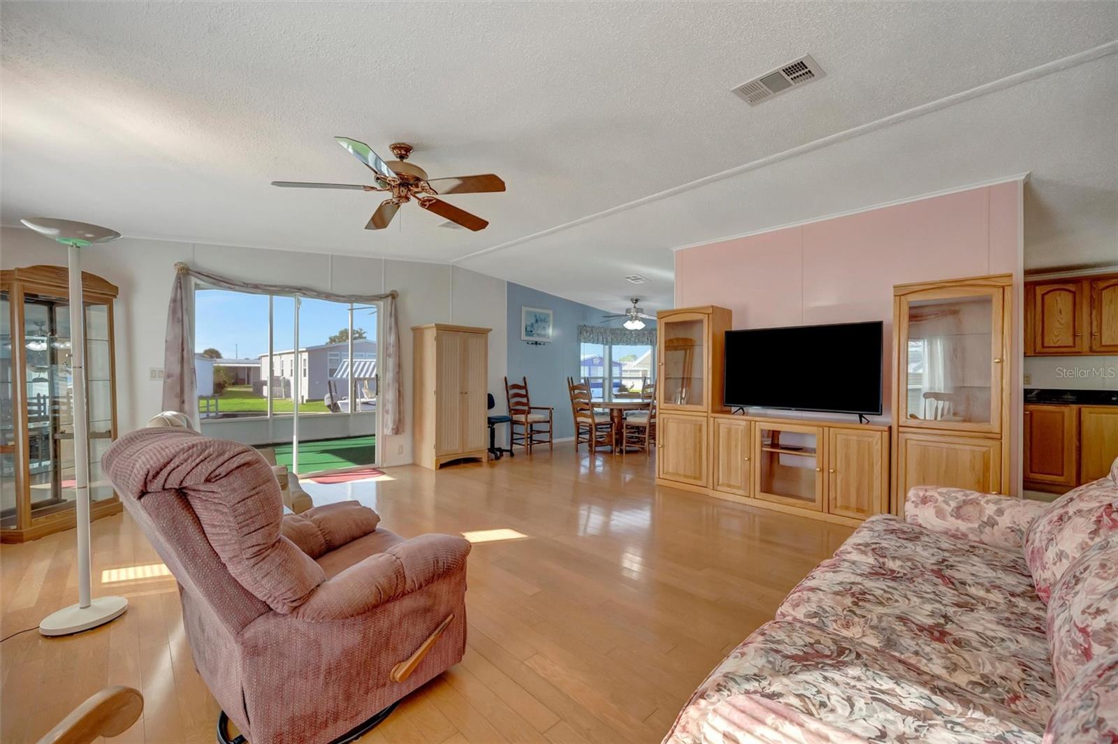 138 S SAINT THOMAS CIR — photo 22