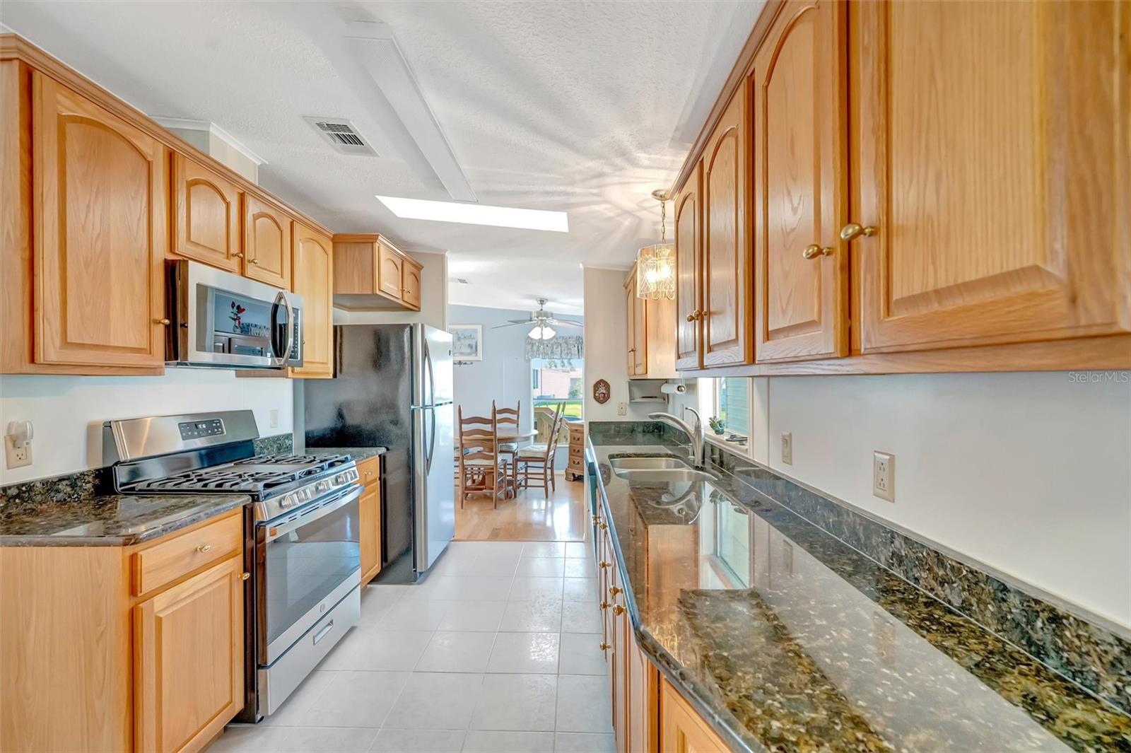 138 S SAINT THOMAS CIR — photo 30