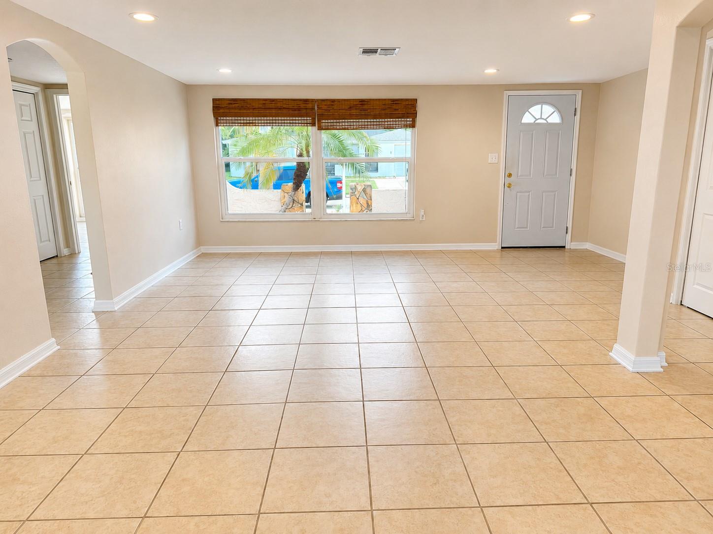 9135 GREENBRIAR LN — photo 15