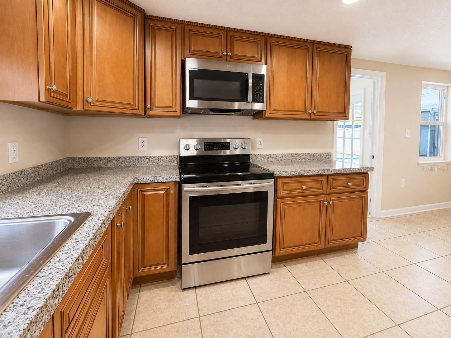 9135 GREENBRIAR LN — photo 21