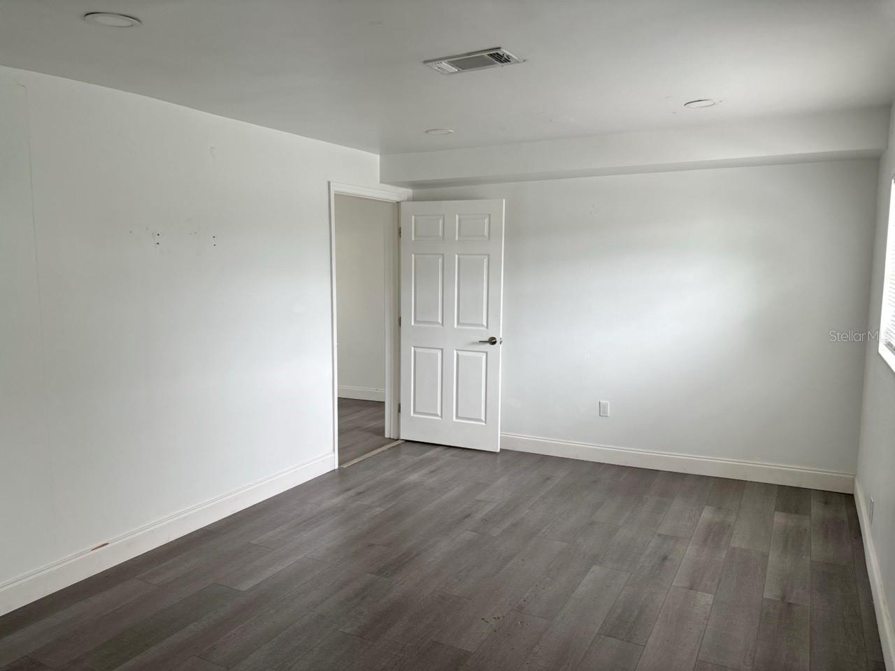 1169 KINGSLEY ST — photo 18