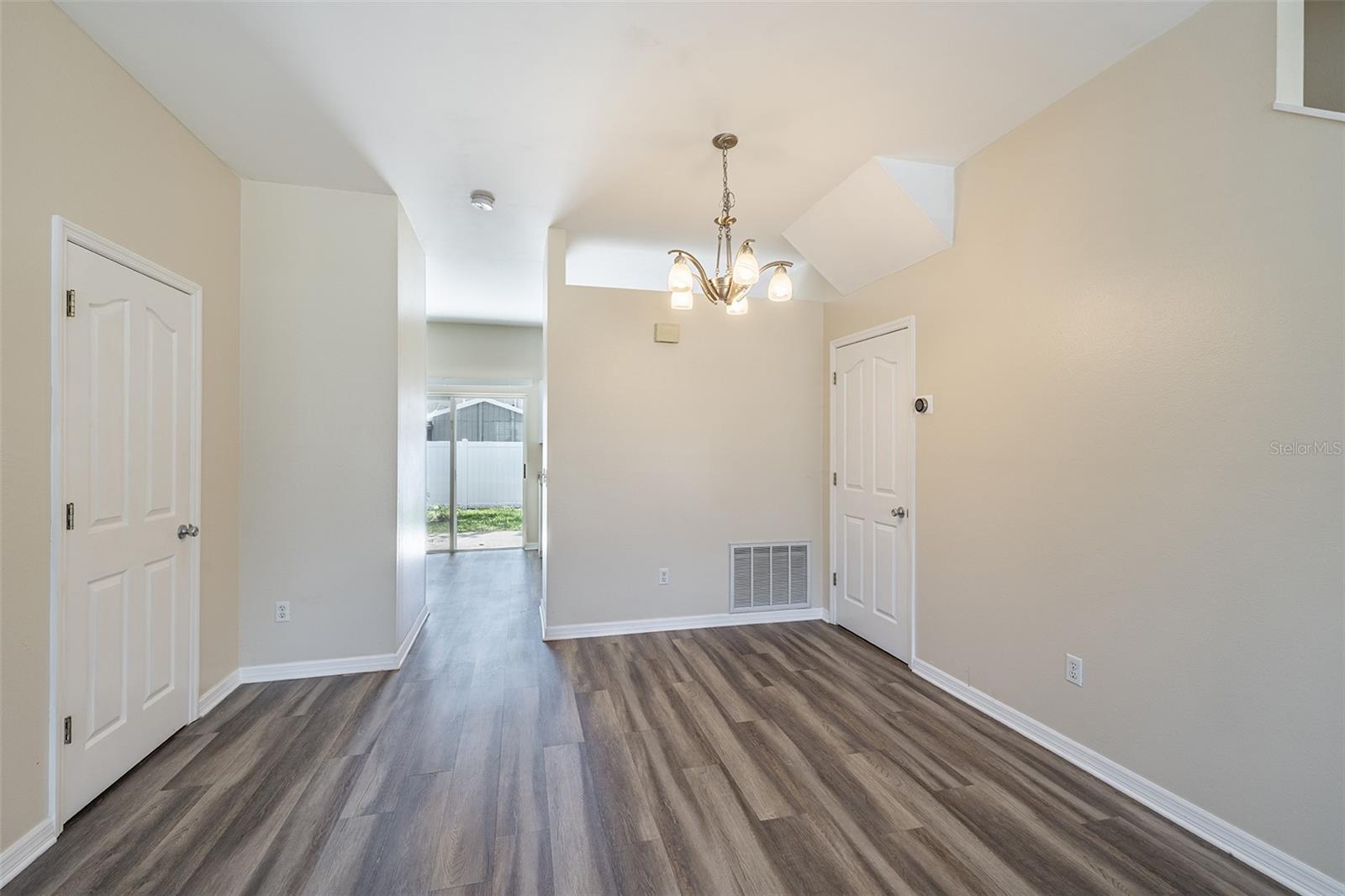 4310 FINCASTLE CT — photo 13