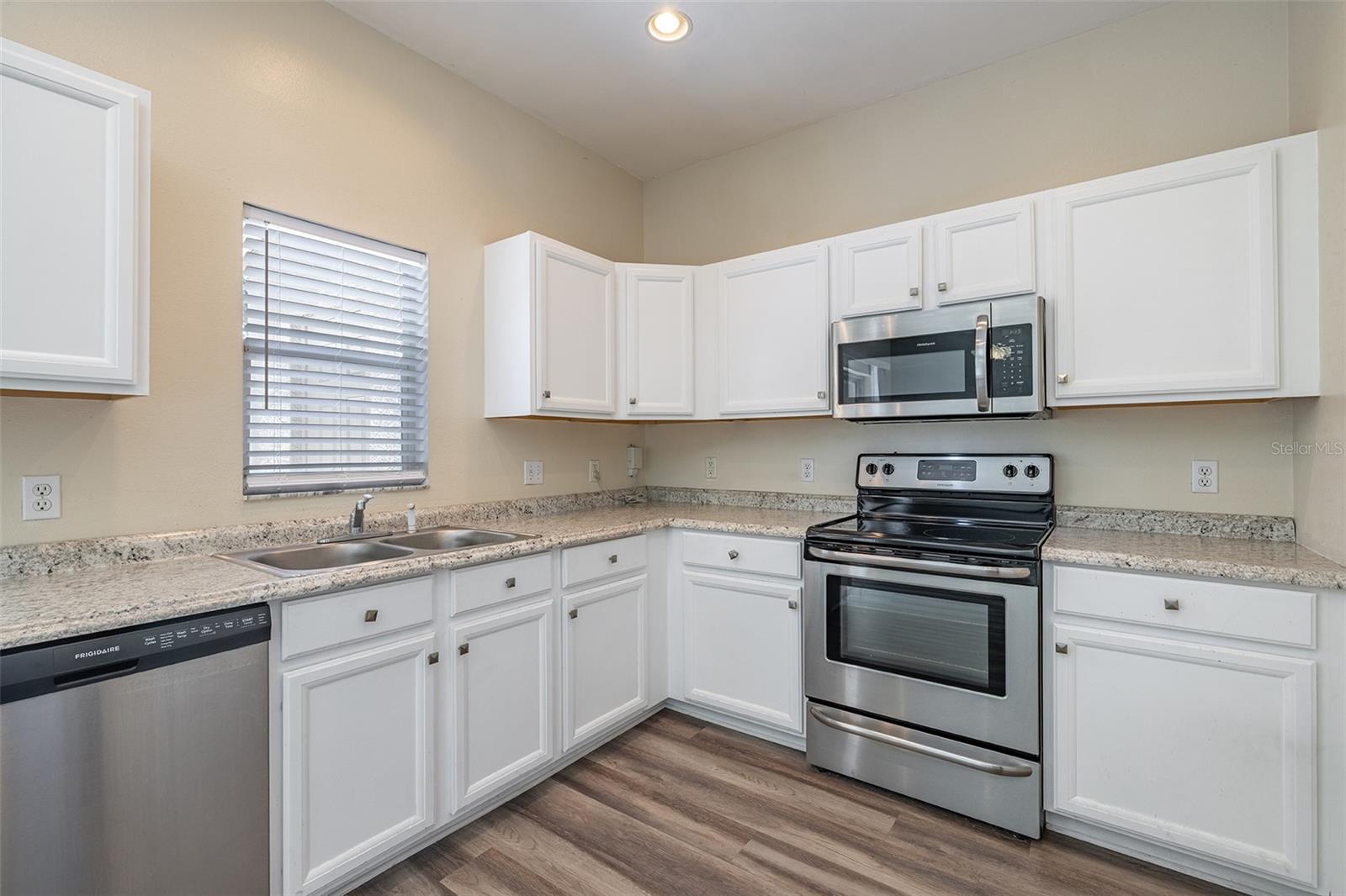 4310 FINCASTLE CT — photo 18