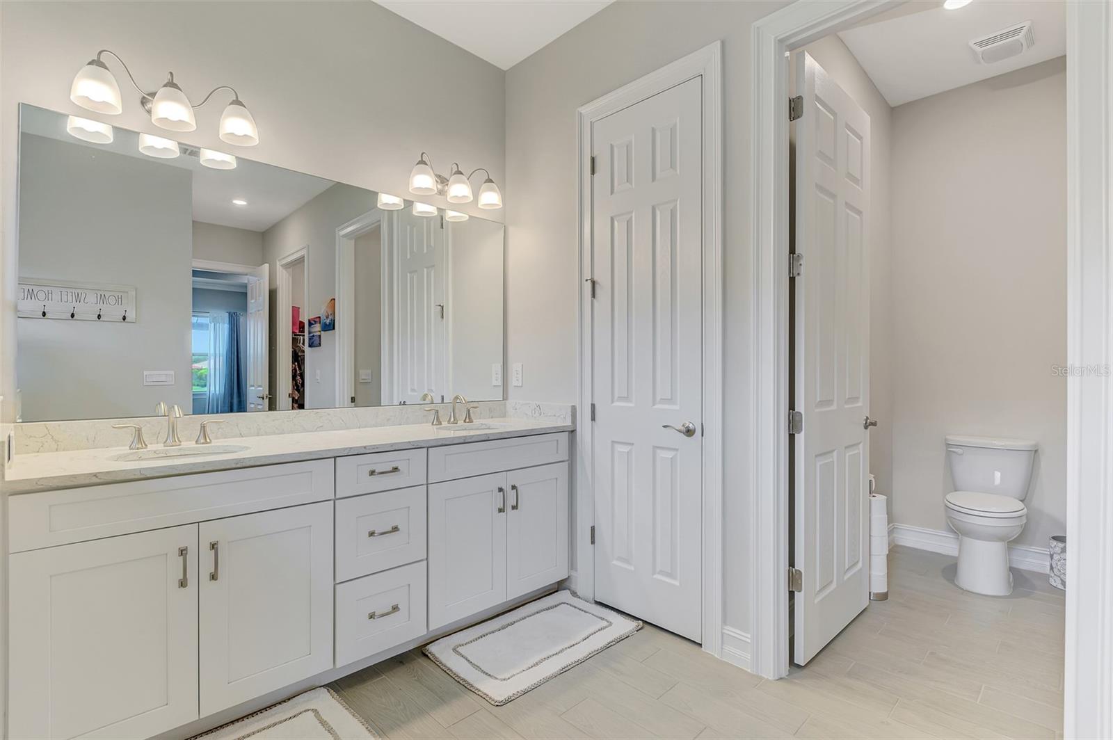 292 VILLORESI BLVD — photo 20