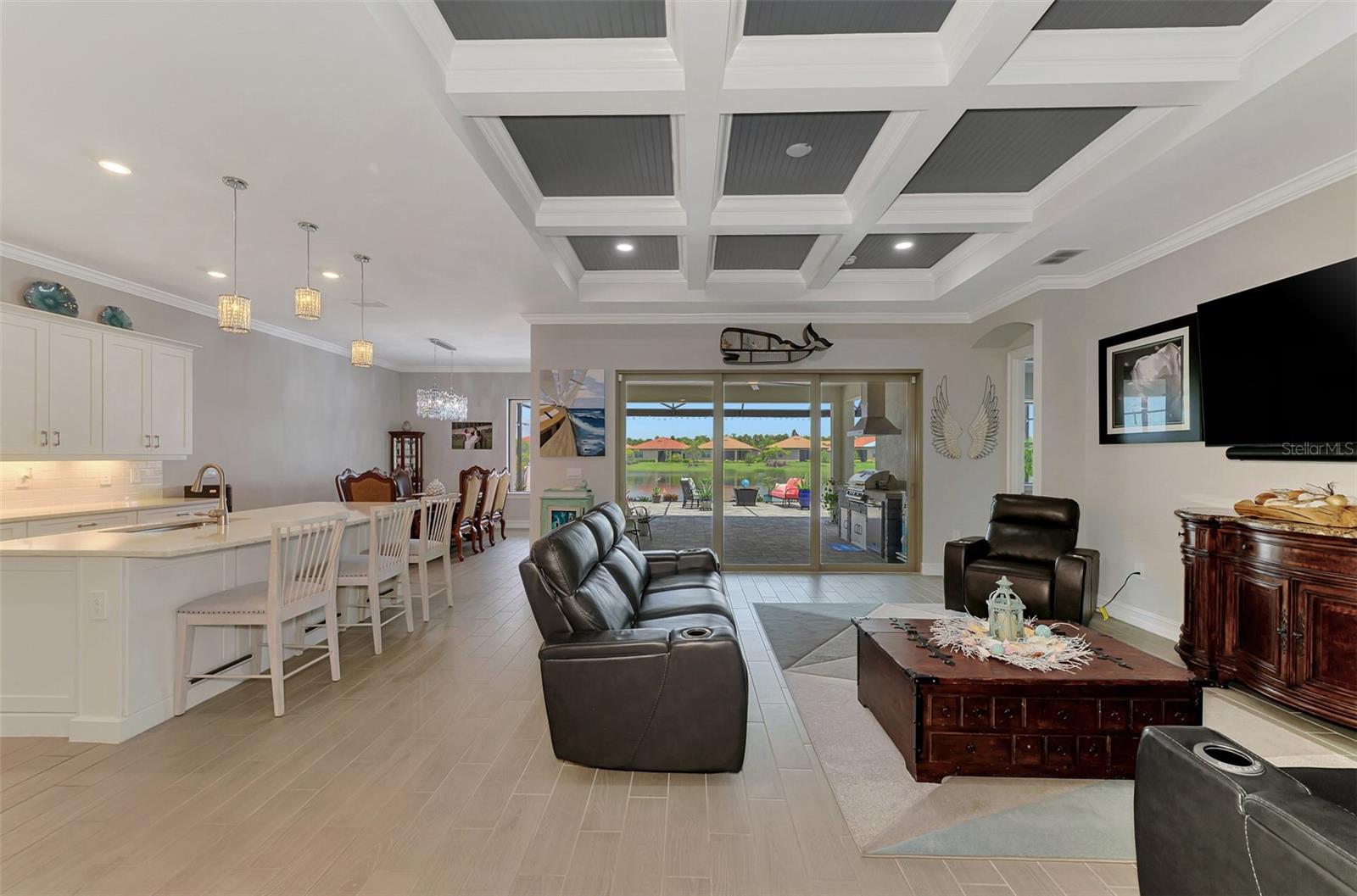 292 VILLORESI BLVD — photo 7