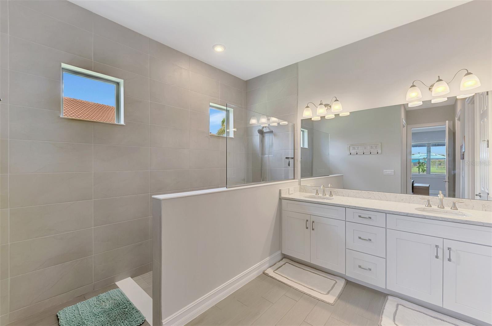 292 VILLORESI BLVD — photo 18