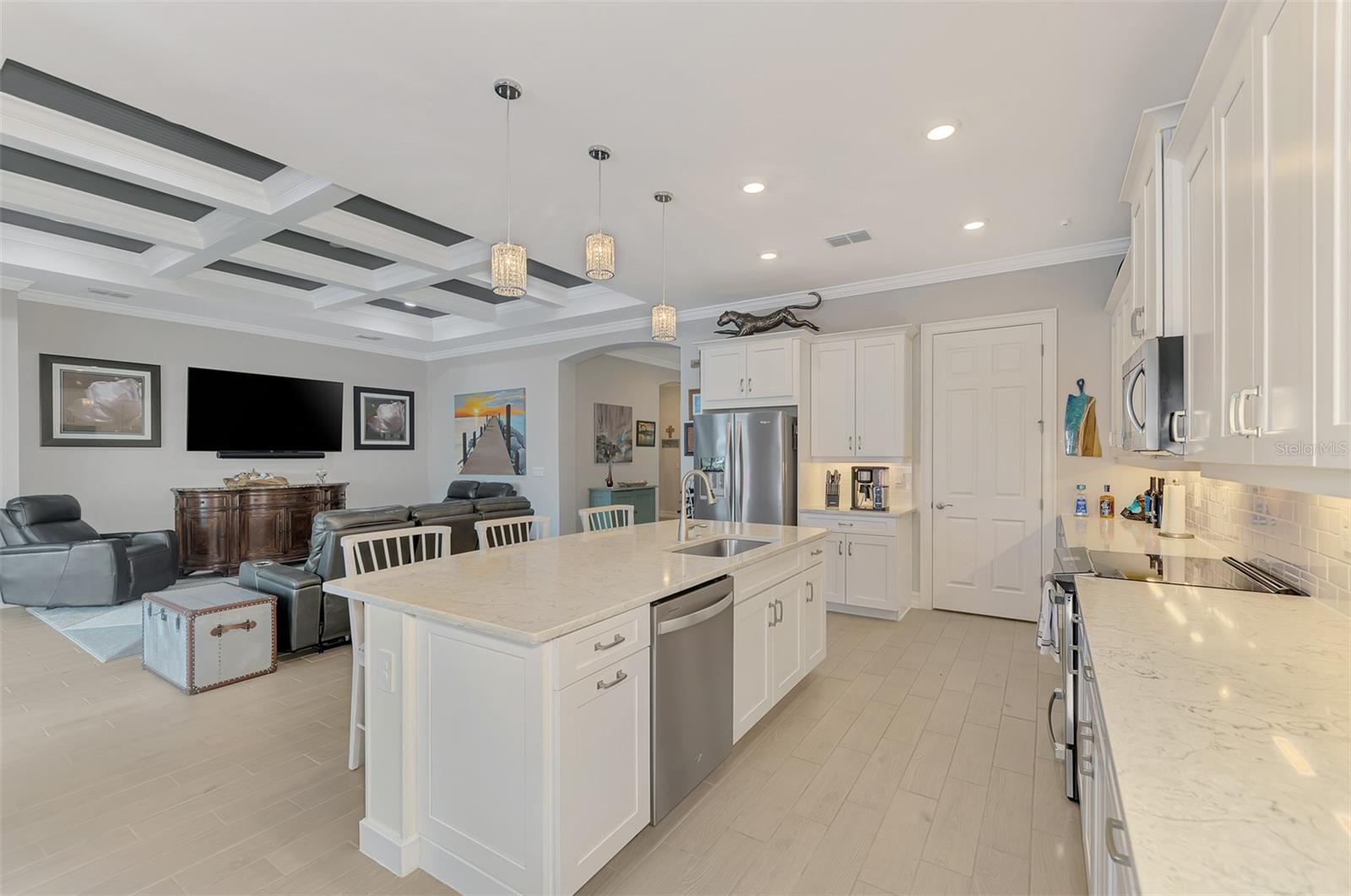 292 VILLORESI BLVD — photo 74