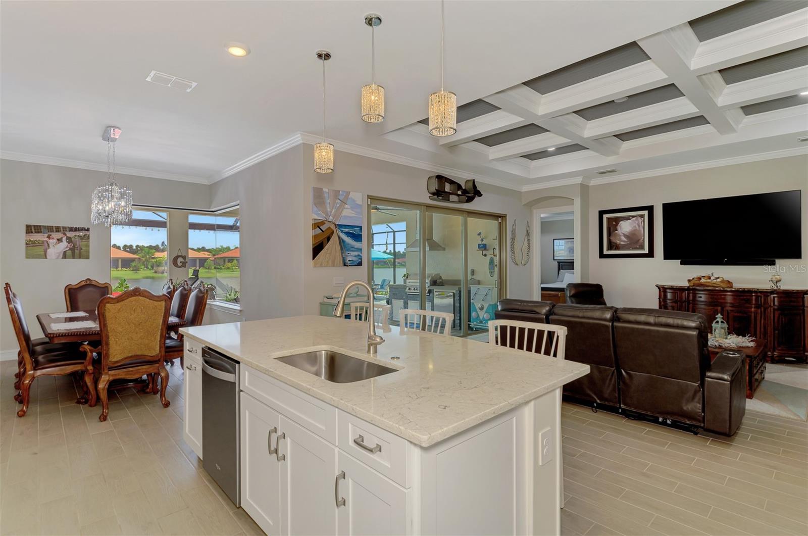 292 VILLORESI BLVD — photo 77