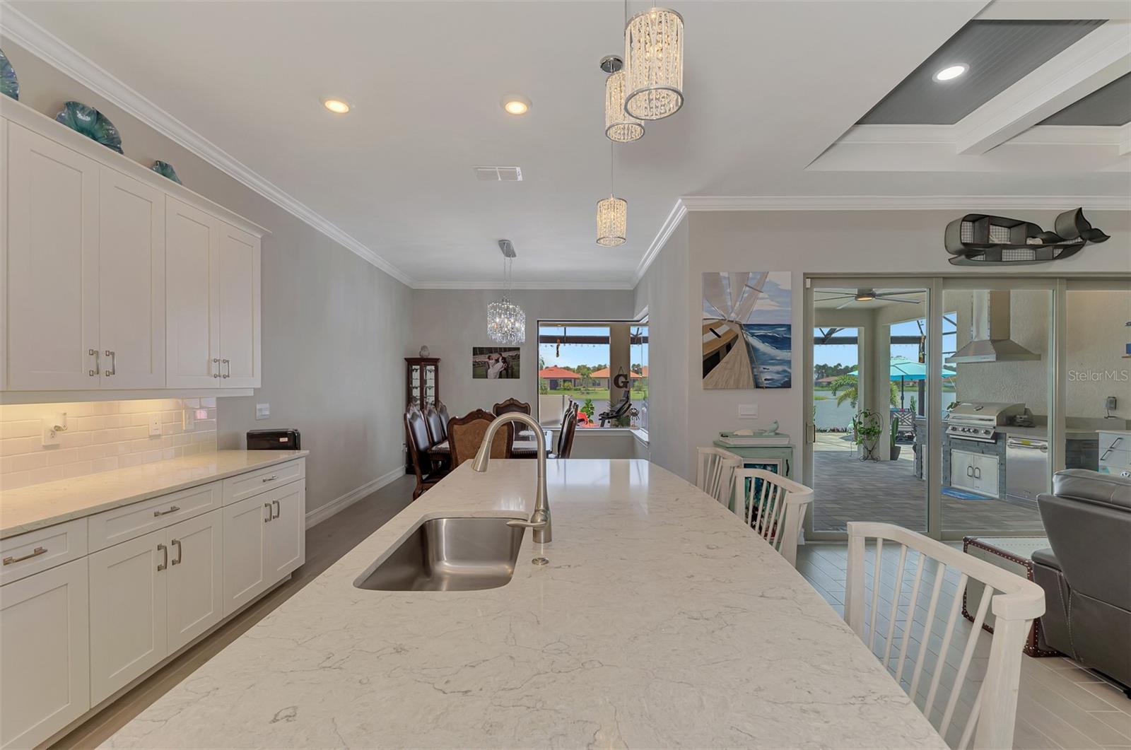 292 VILLORESI BLVD — photo 76