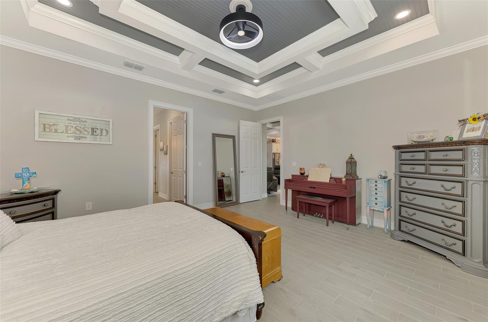 292 VILLORESI BLVD — photo 16