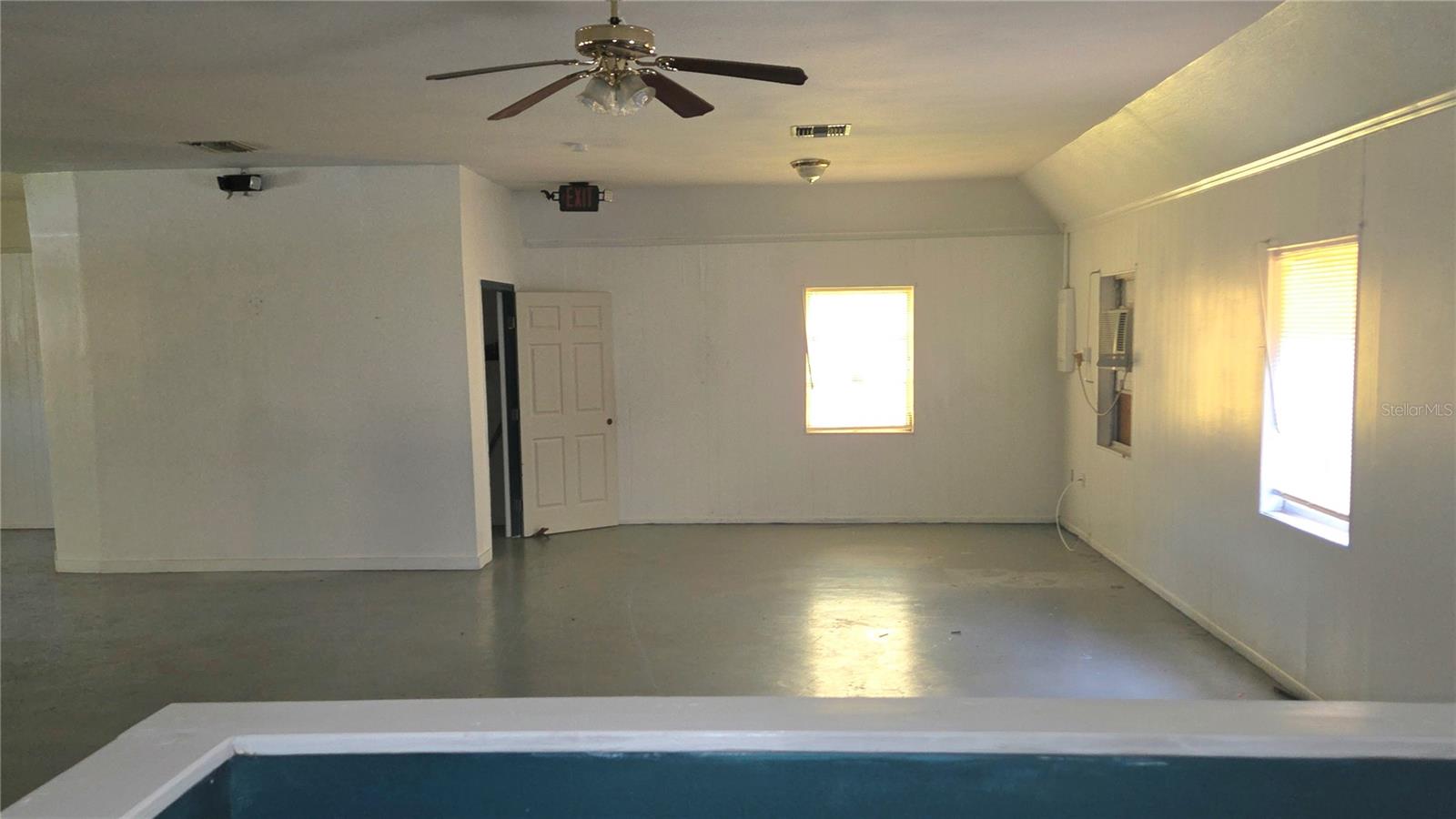 3103 E LAKE AVE — photo 5
