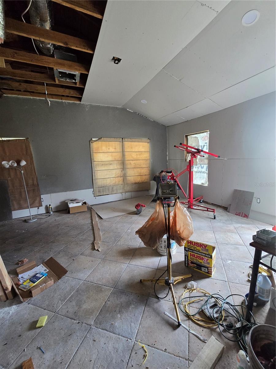 617 S GLENWOOD AVE — photo 8