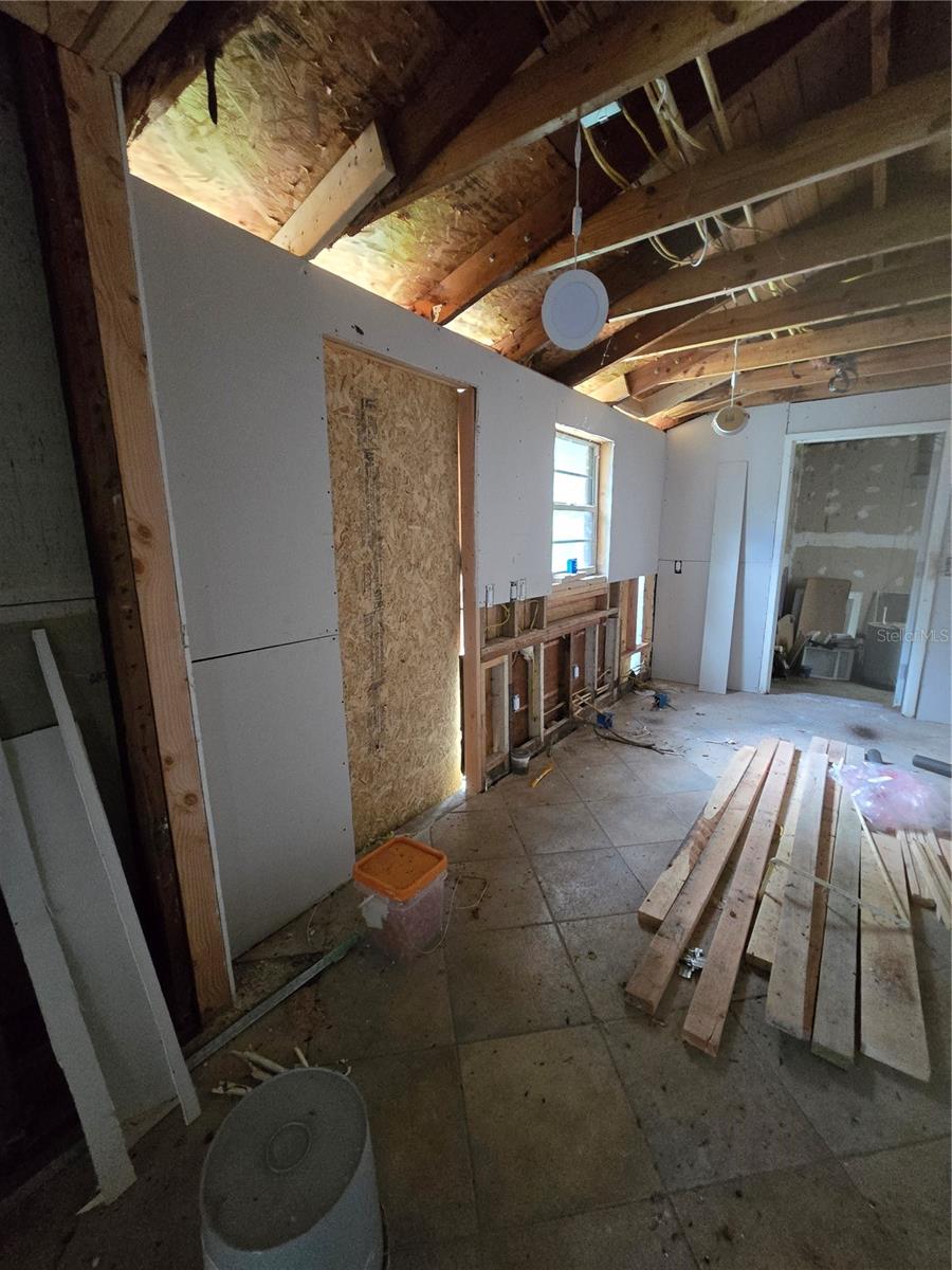 617 S GLENWOOD AVE — photo 18
