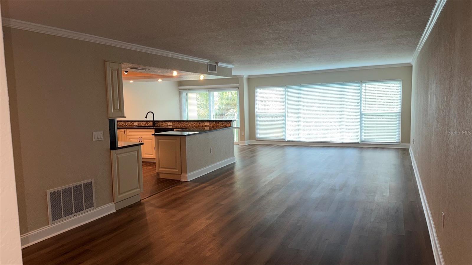 225 COUNTRY CLUB DR #E346 — photo 3