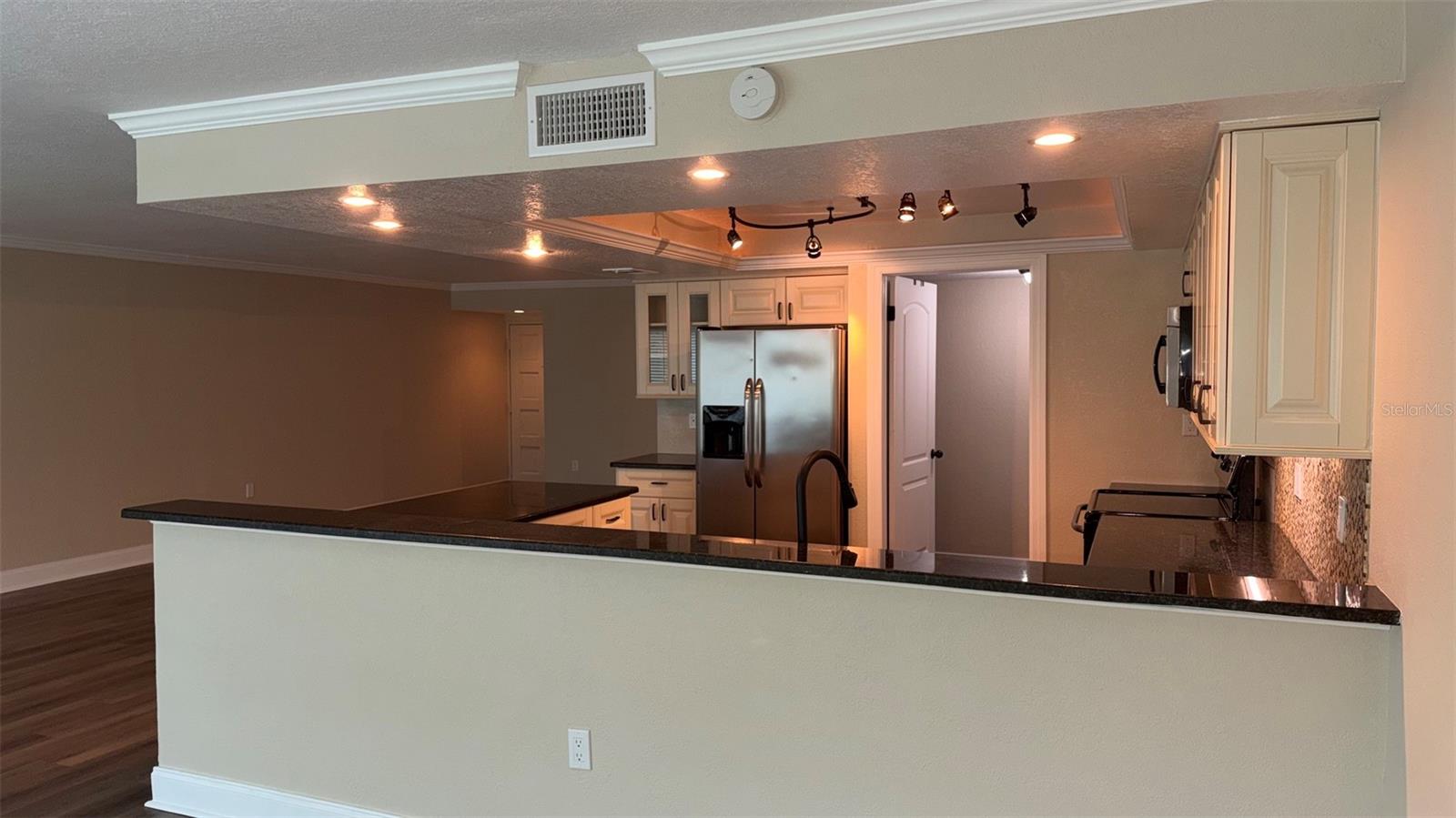 225 COUNTRY CLUB DR #E346 — photo 6