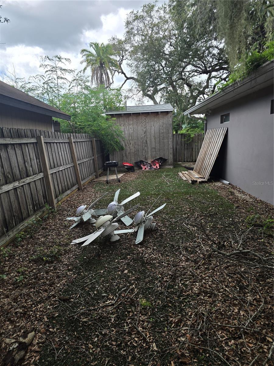 908 GRAND CENTRAL ST — photo 26